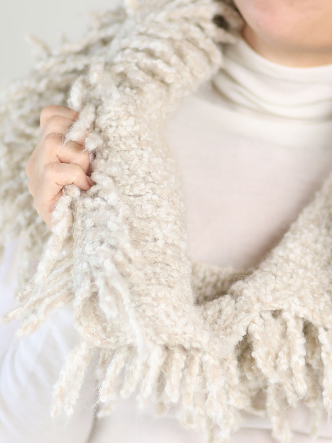 Finne – Pullover in Fransenoptik