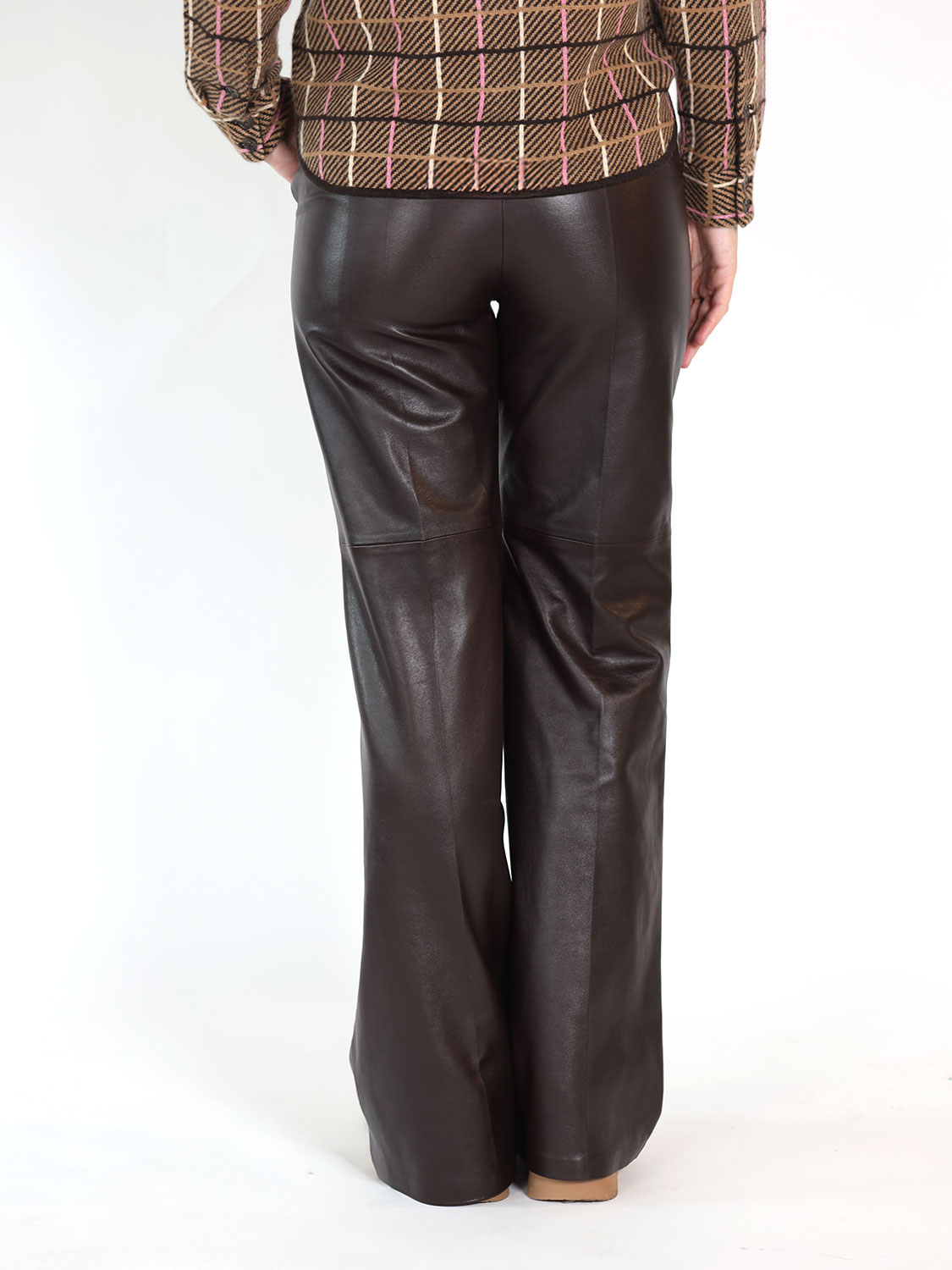 Sleek Statement – Lederhose mit weitem Bein