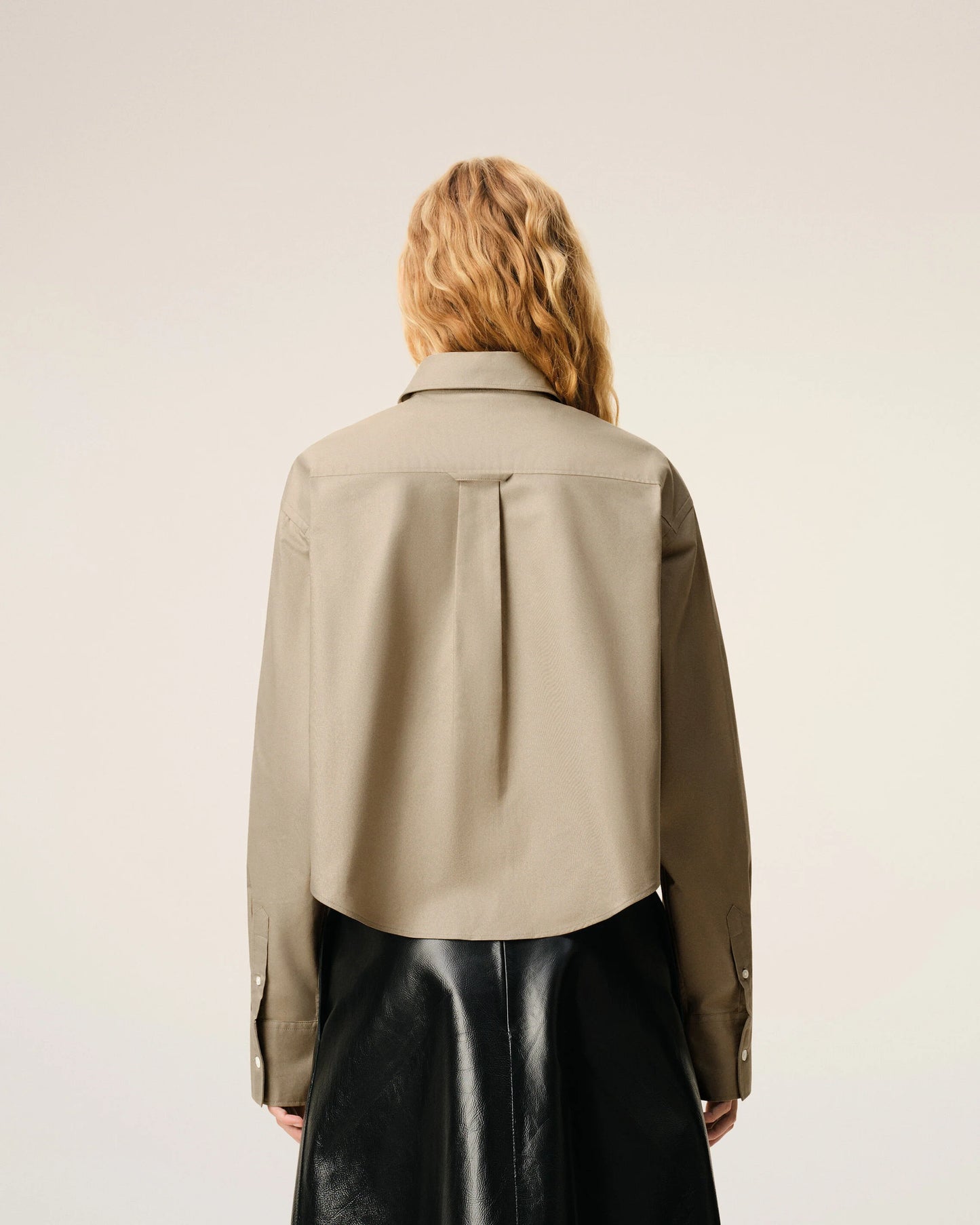 AMI Paris Cropped Hemdbluse