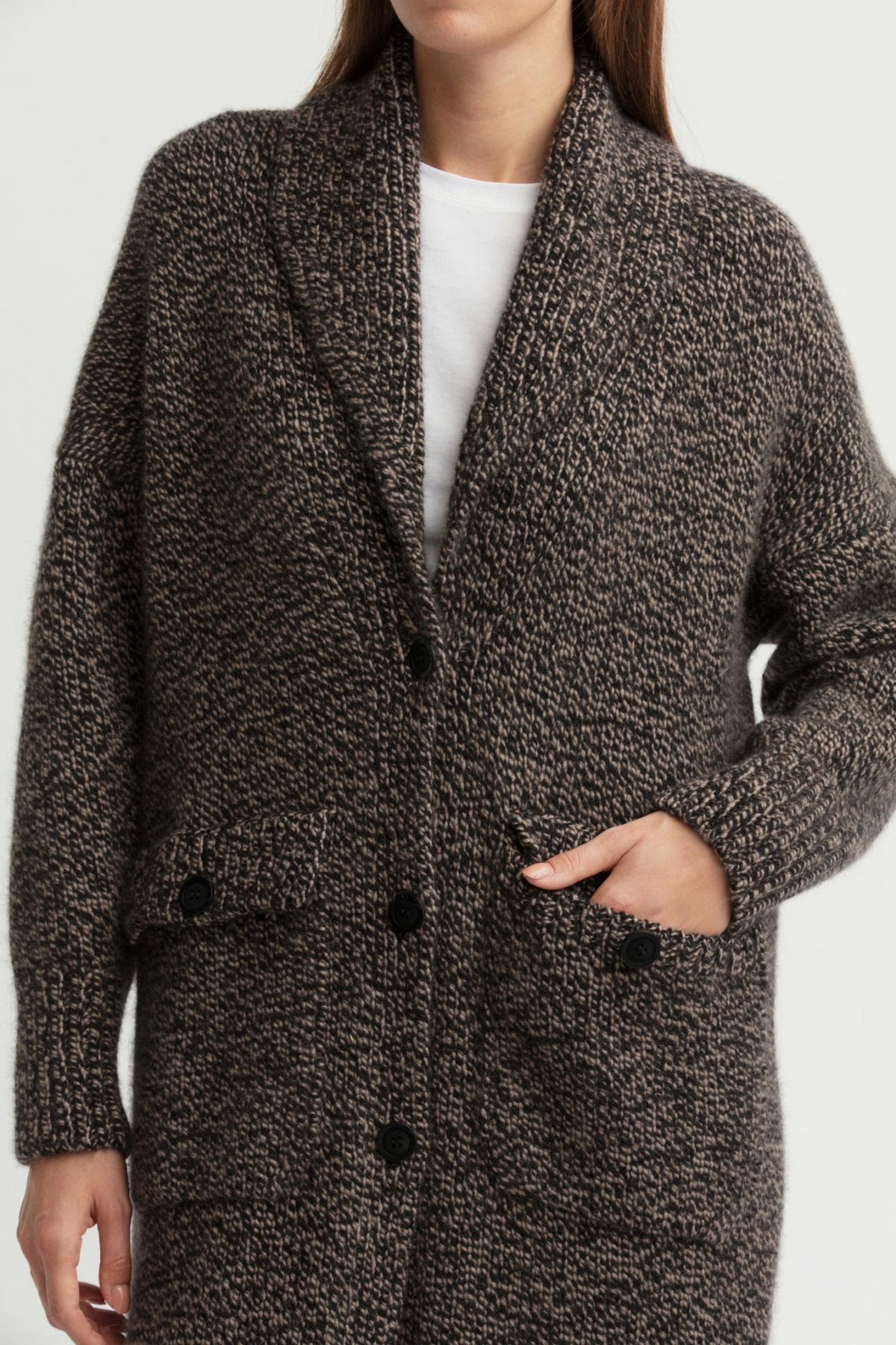 Maxi Strickjacke – Langer Schnitt + weicher Strick