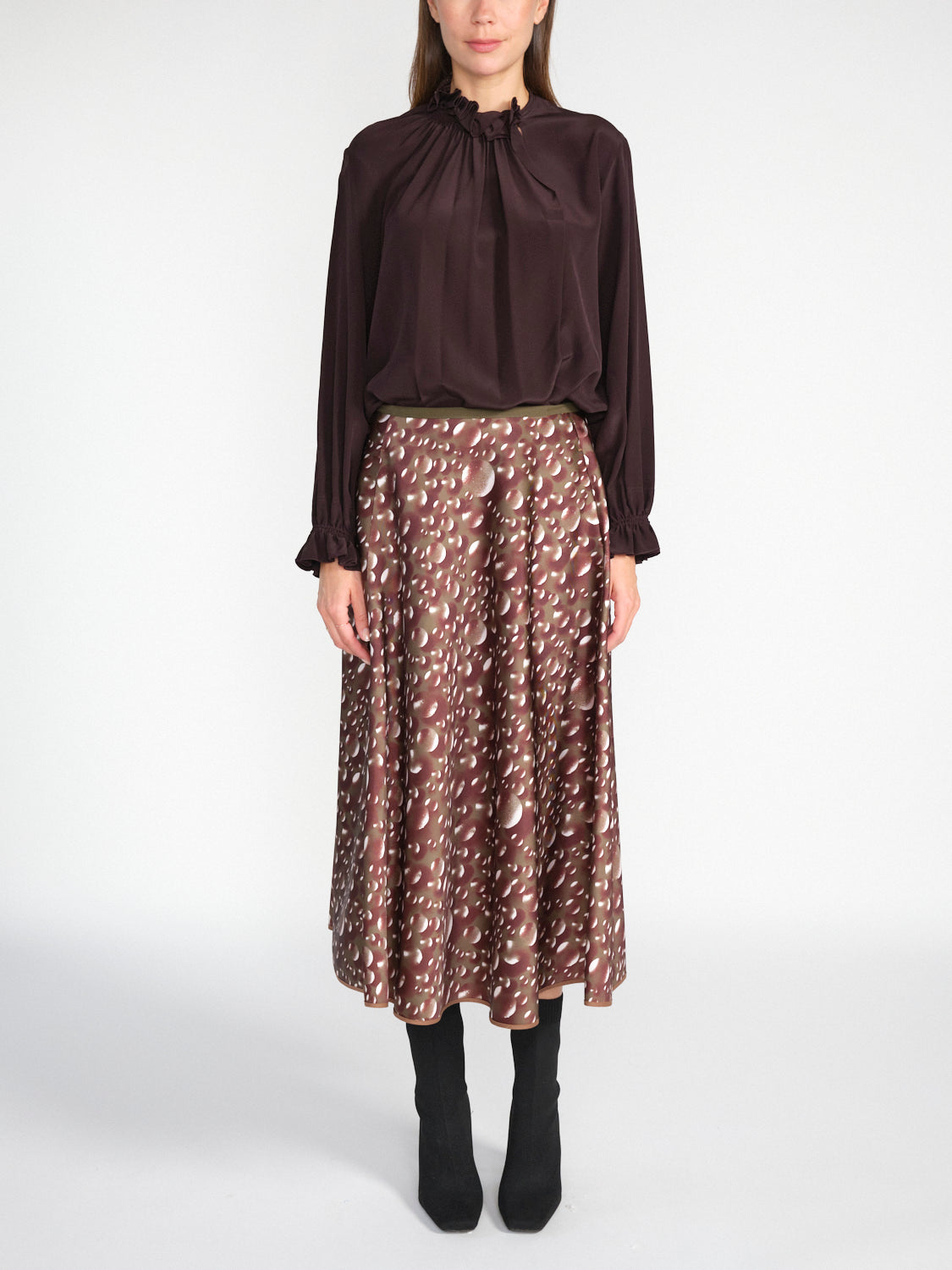 Blouse with a ruffled collar made of silk crepe