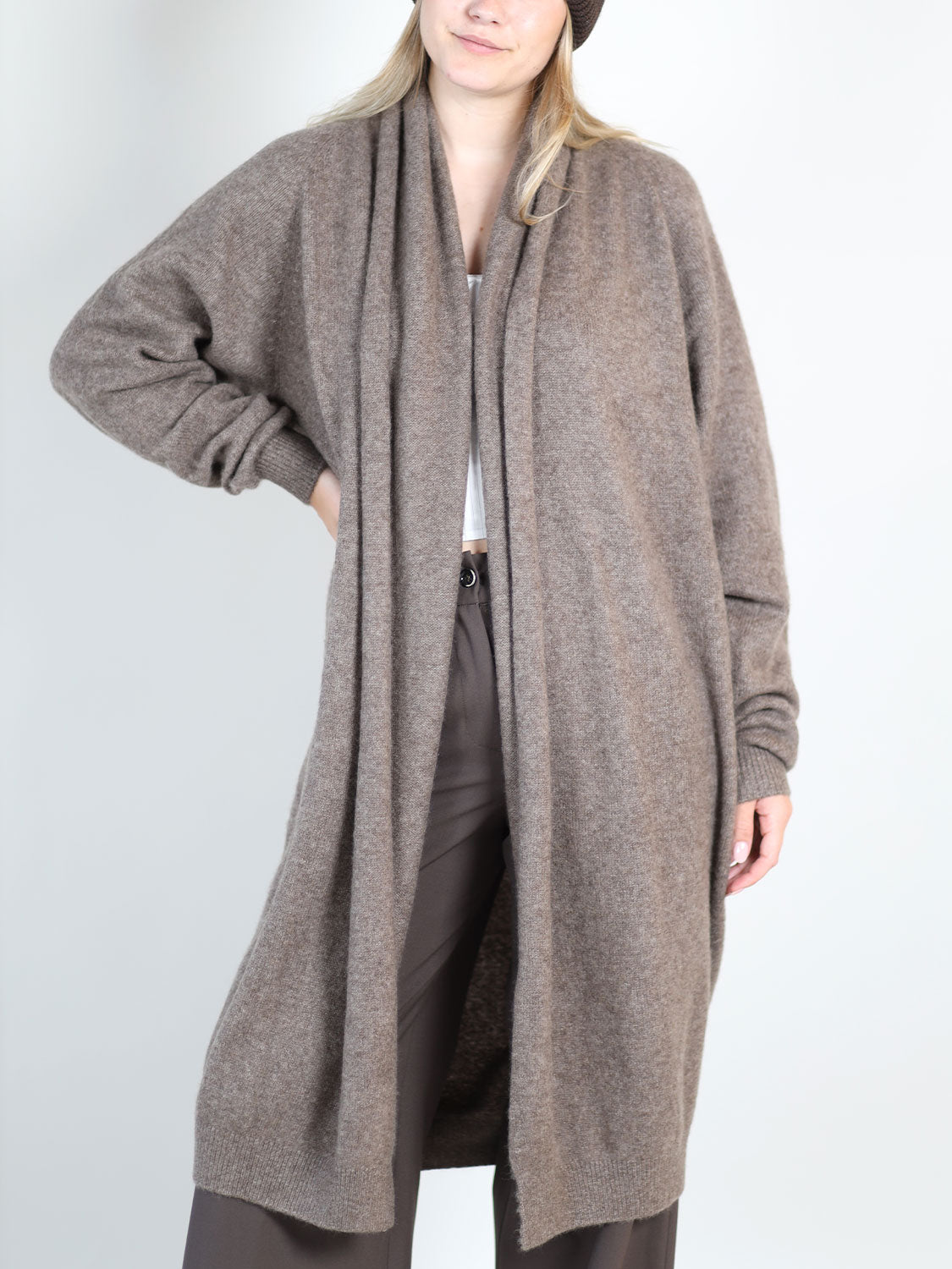 Lange Strickjacke aus Cashmere-Seiden-Mix