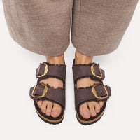 Arizona Big Buckle – Sandale mit goldfarbenen Schnallen
