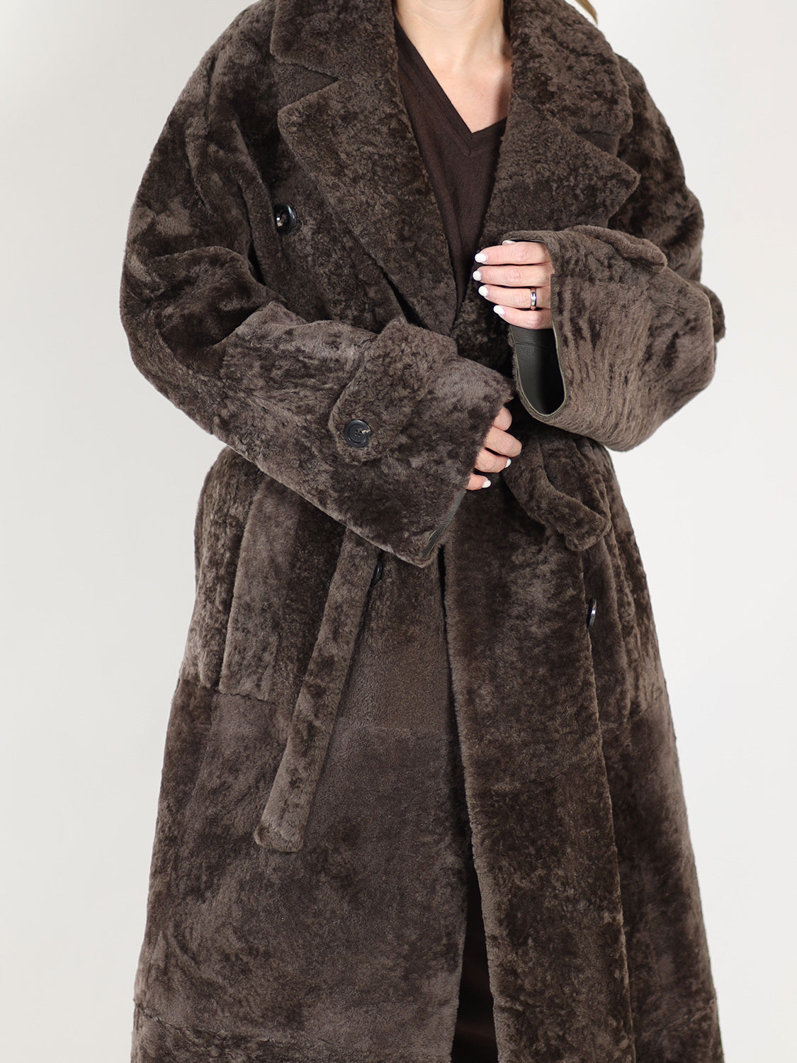 Light Astrakhan – Langer wendbarer Mantel mit Bindegürtel