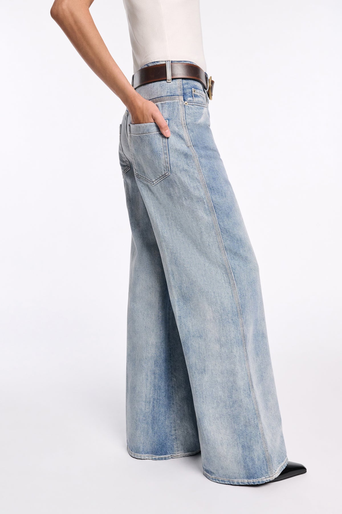 Denim Love – Wide Leg Jeans