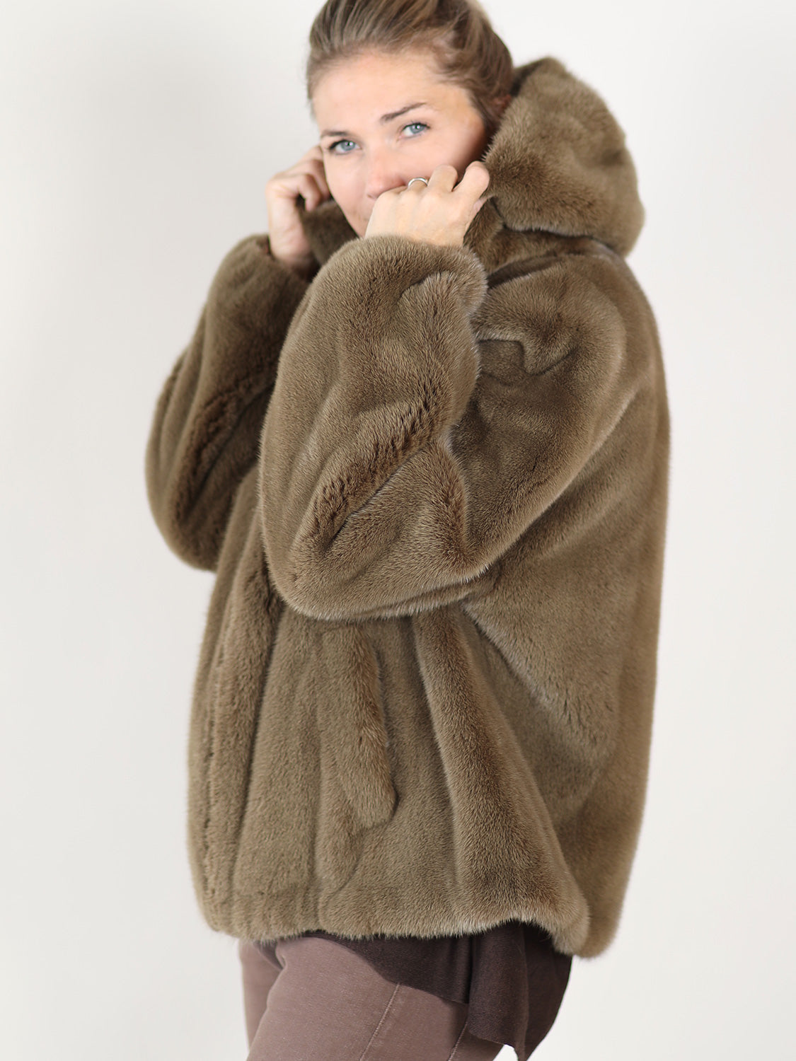 Mink and Nylon – Wendbare Nerzfell-Jacke