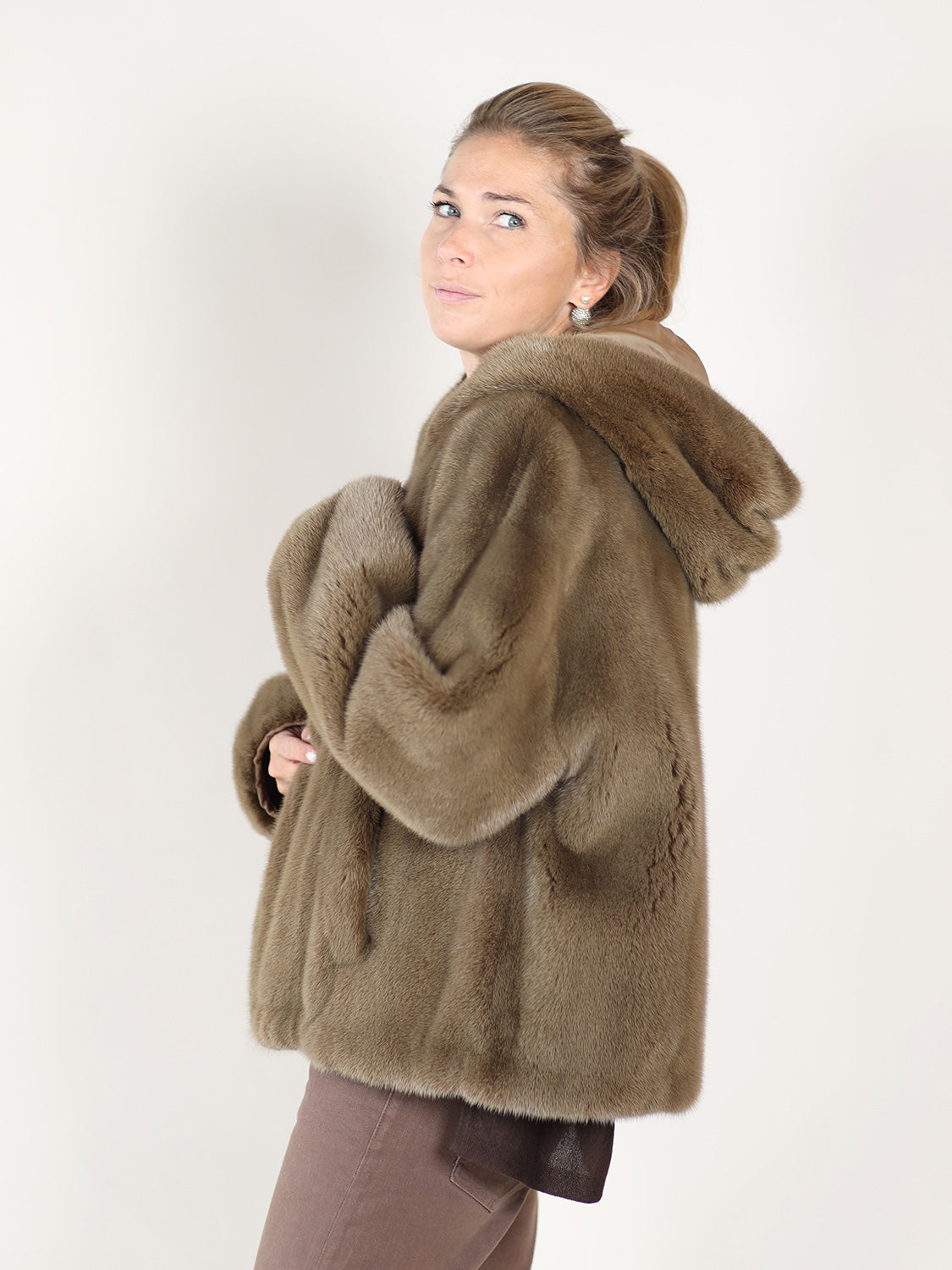 Mink and Nylon – Wendbare Nerzfell-Jacke