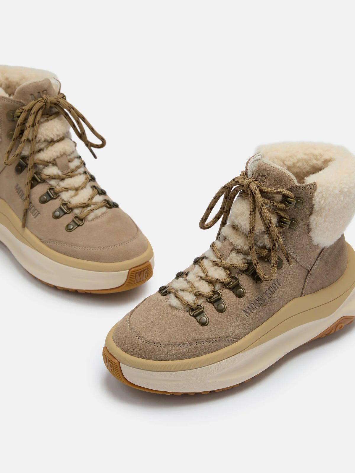 MOON247 Sneaker mit markanter Plateausohle