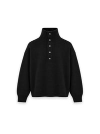 High Buttoned Pullover – Hoher Kragen mit markante Knopfleiste