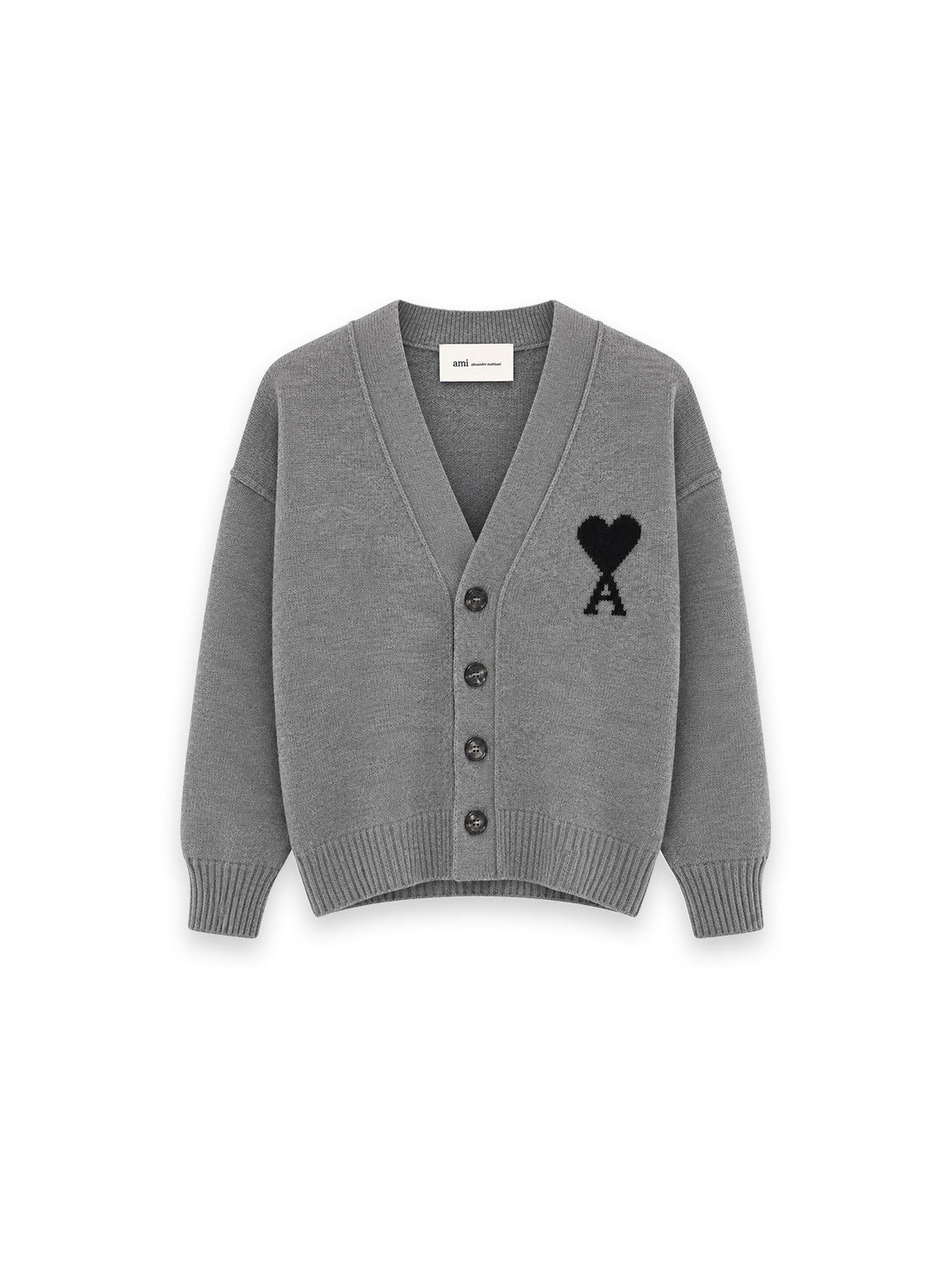Quota V-Neck Strickjacke – Tiefer V-Ausschnitt mit markantes Herz-Detail