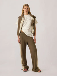 Pants Main – Trackpants mit markanten Streifen-Details an den Seiten