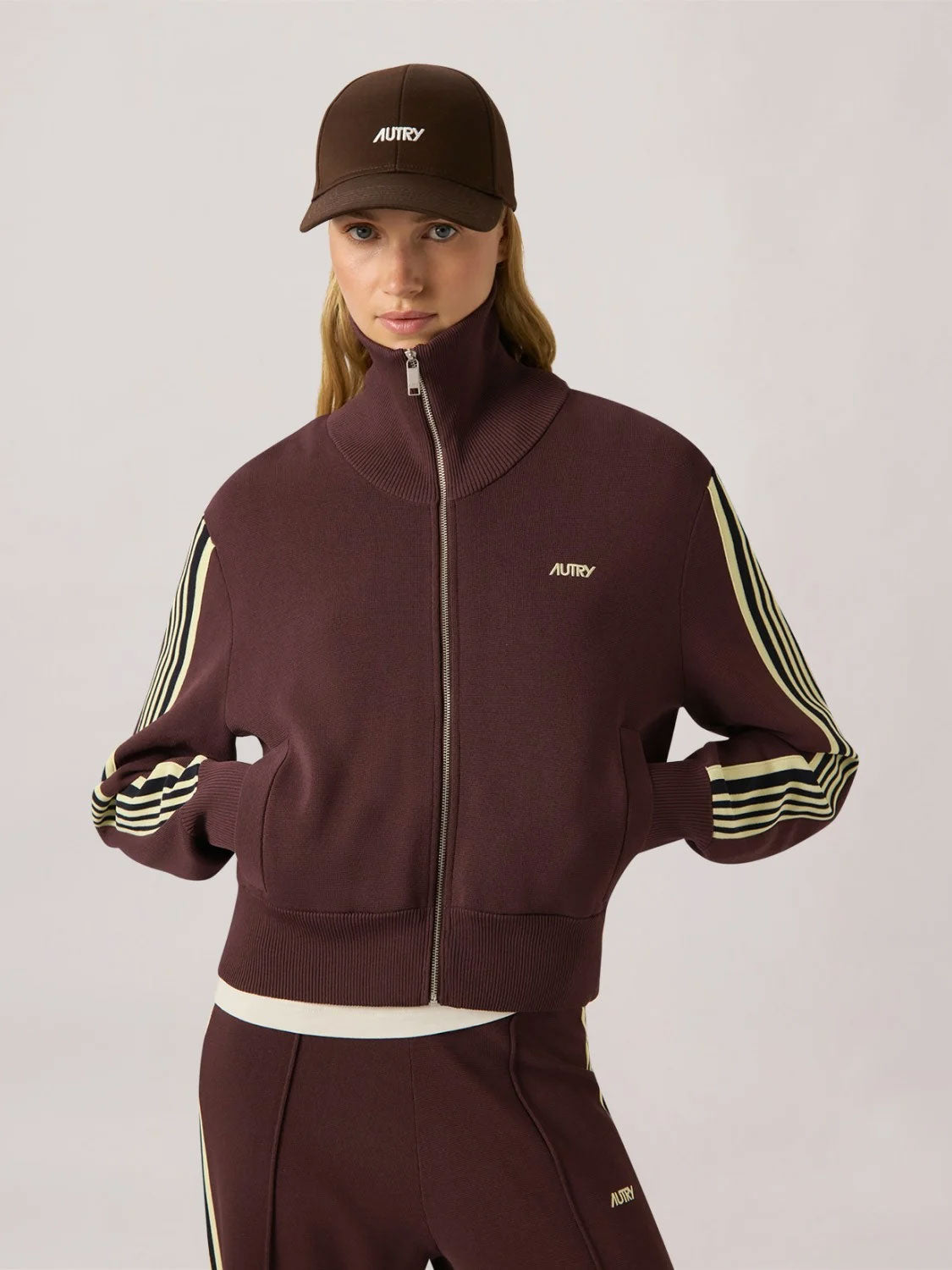 Jacket Main – Sweatjacke mit markanten Streifen-Details an den Ärmeln