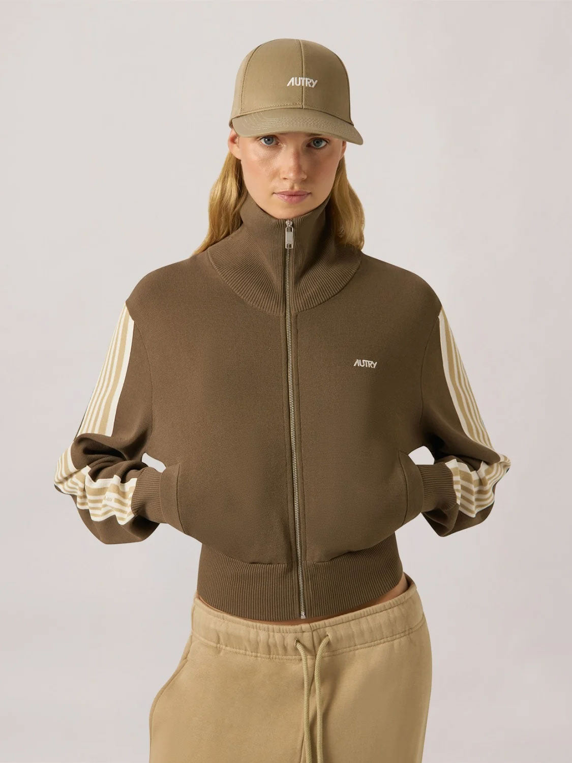 Jacket Main – Sweatjacke mit markanten Streifen-Details an den Ärmeln