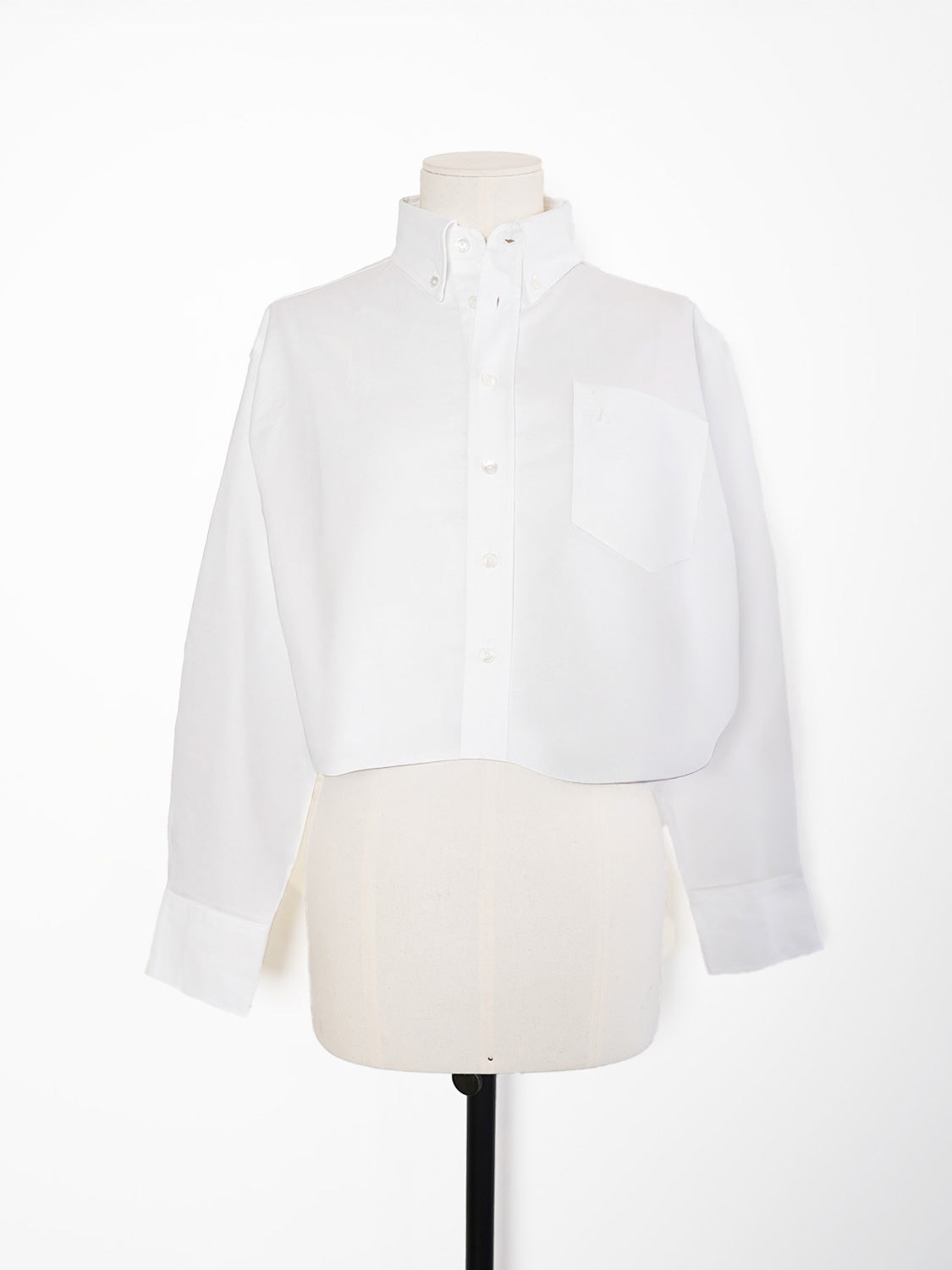 Gekürztes Hemd mit Logodetail 