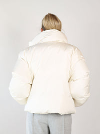 Pufferjacke mit hohem Kragen