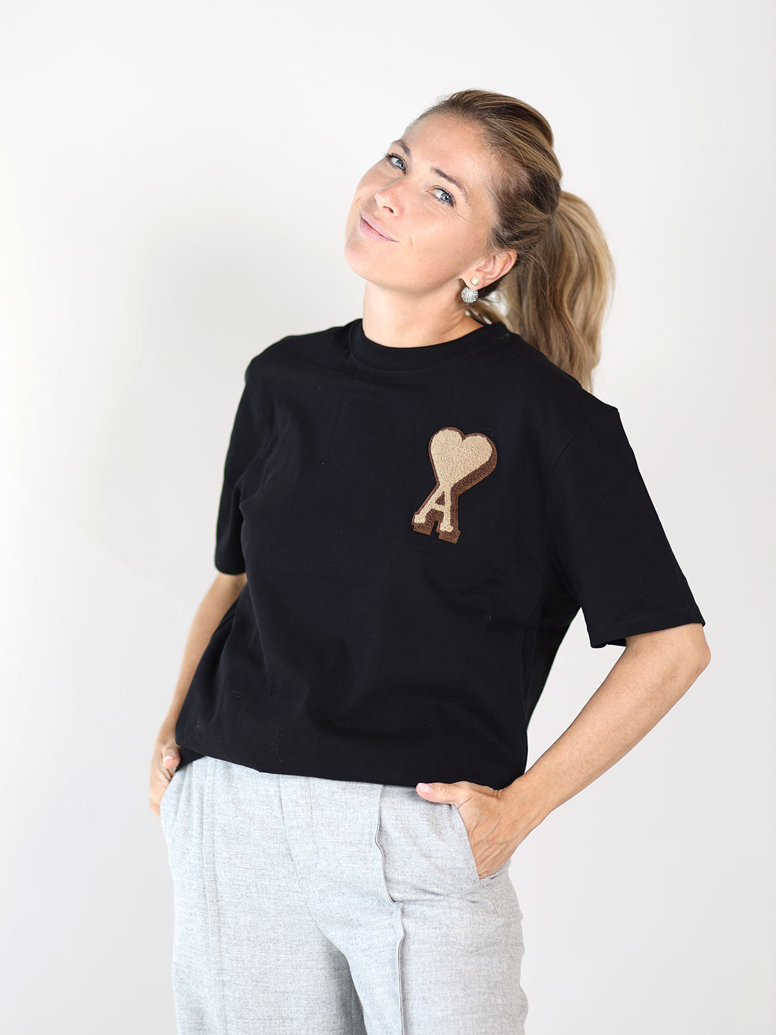 T – Shirt mit aufgesticktem Logo 