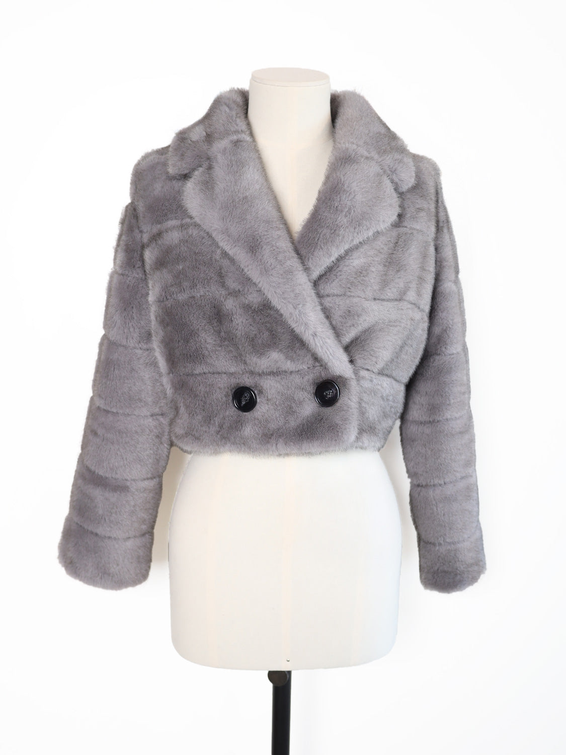 Gekürzte Jacke in Felloptik 