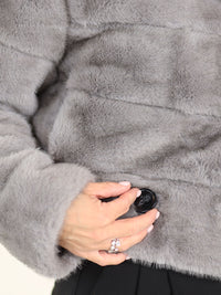 Gekürzte Jacke in Felloptik 