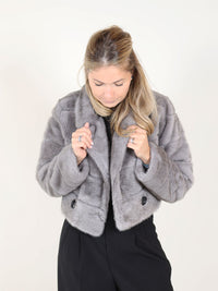 Gekürzte Jacke in Felloptik 