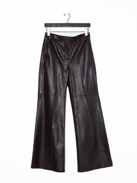 Sleek Statement – Lederhose mit weitem Bein