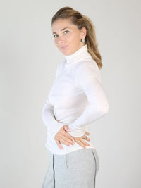 Rollkragenpullover aus feinem Strick 