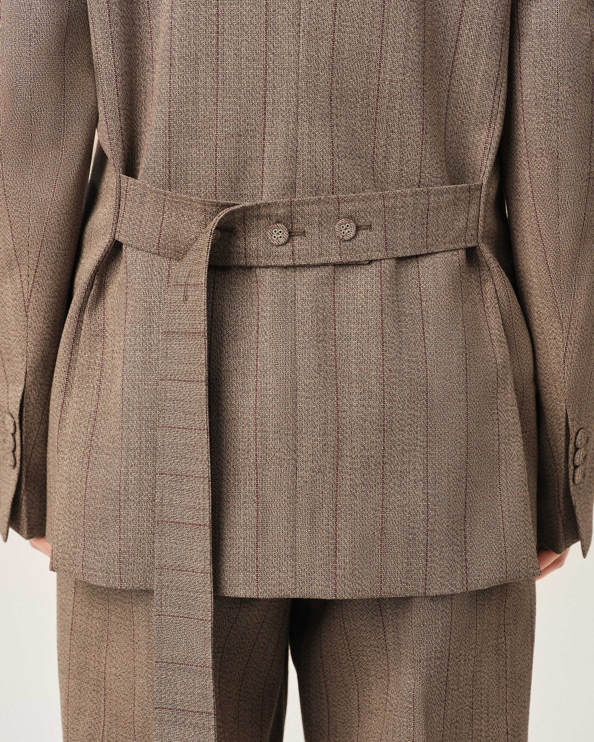 Double Boxy Blazer - Doppelreihiger Blazer mit feinem Streifenmuster