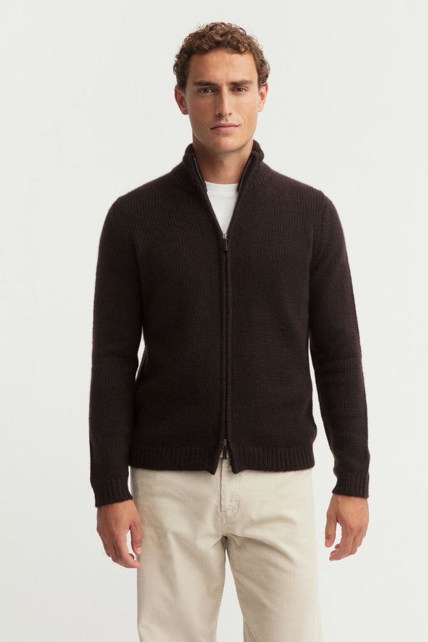 Felias Strickjacke – Markante Strickoptik
