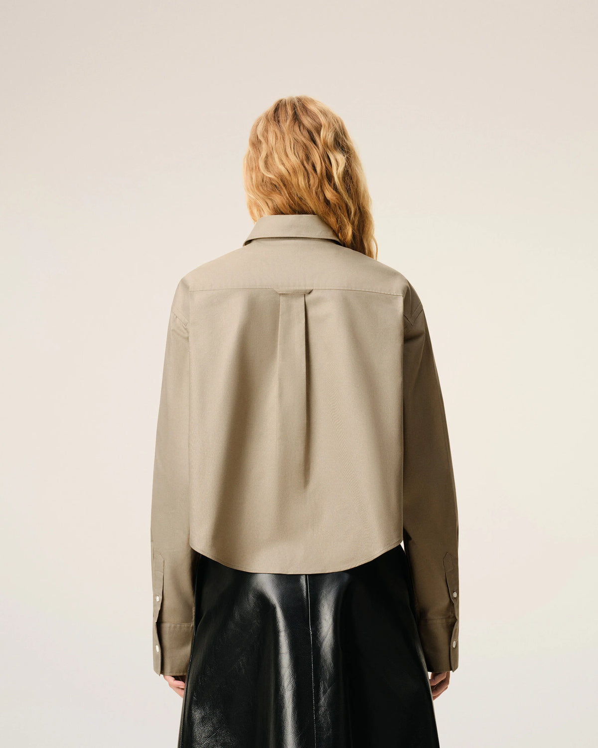 AMI Paris Cropped Hemdbluse