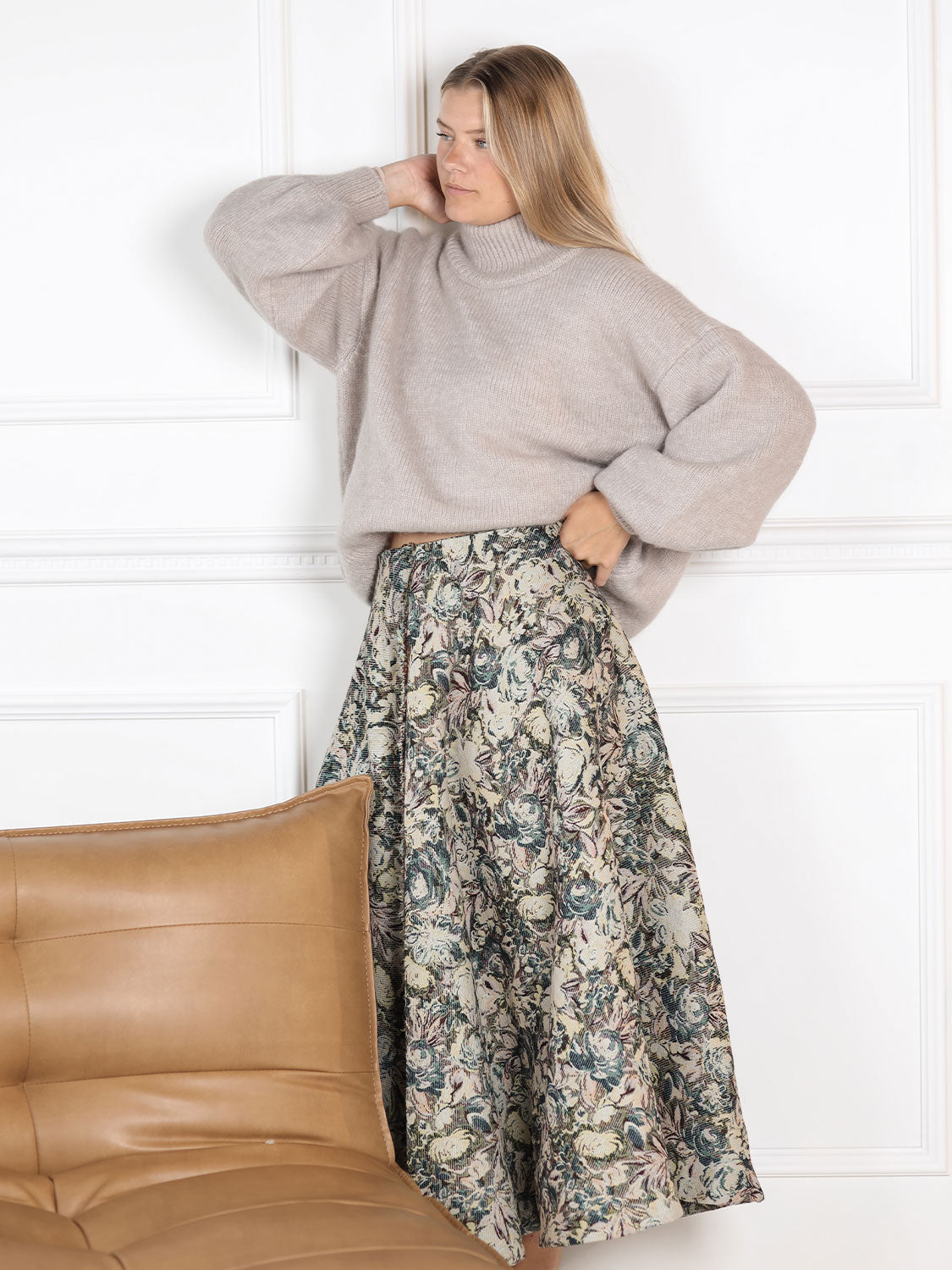 Langer Tellerrock mit Blumendruck