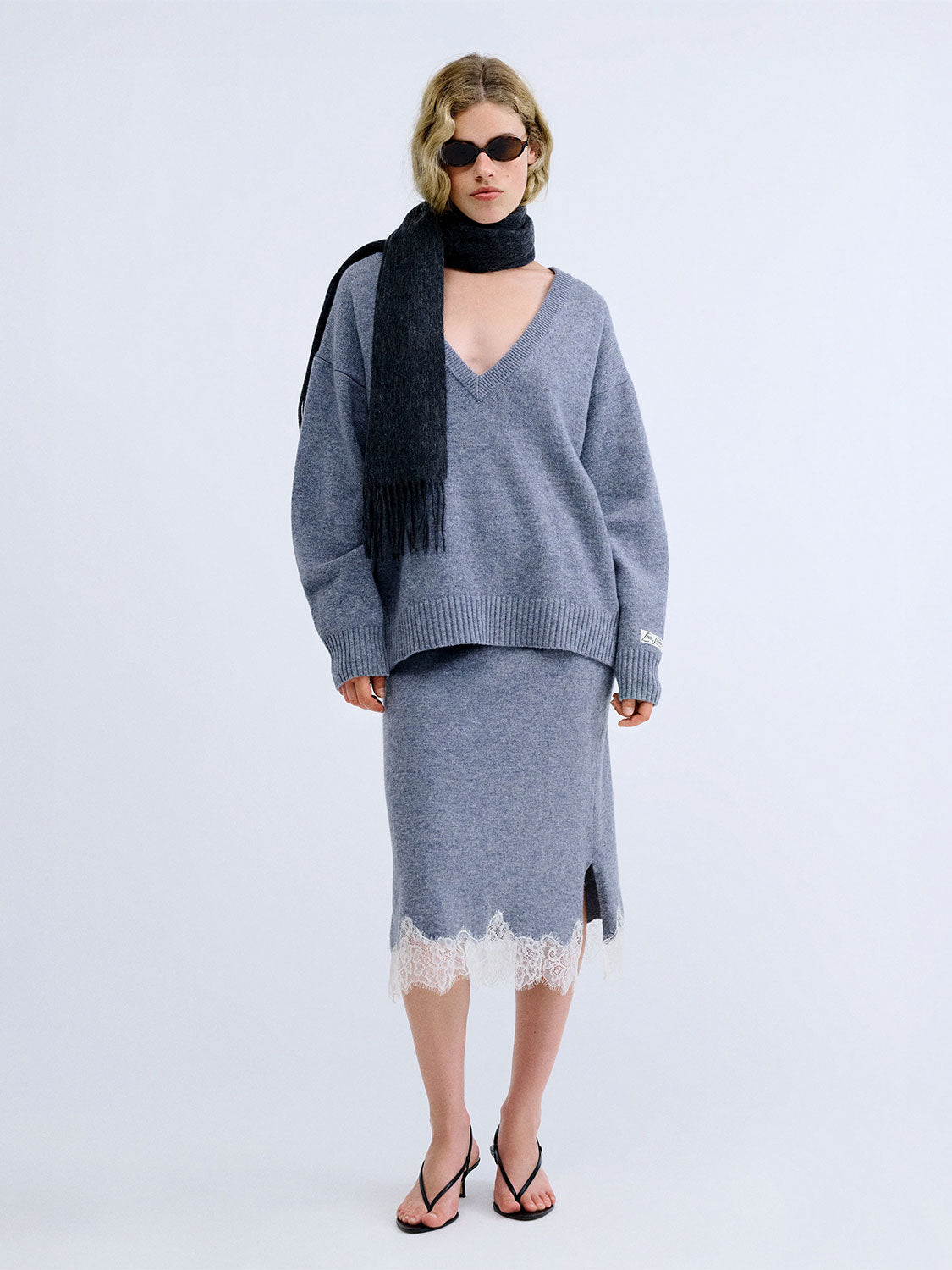 Mia Skirt – Fine knit with contrasting lace hem