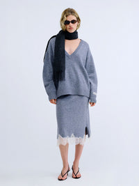Mia Skirt – Fine knit with contrasting lace hem