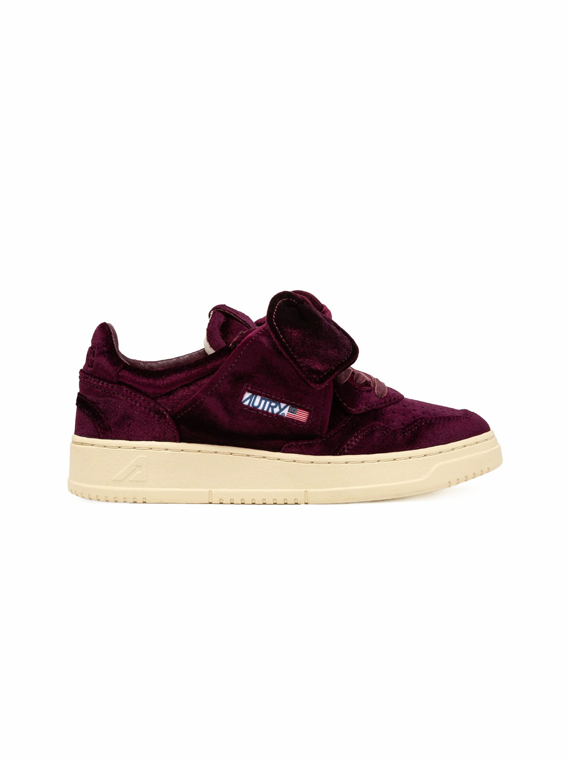 Medalist Low Sneaker – Velvet