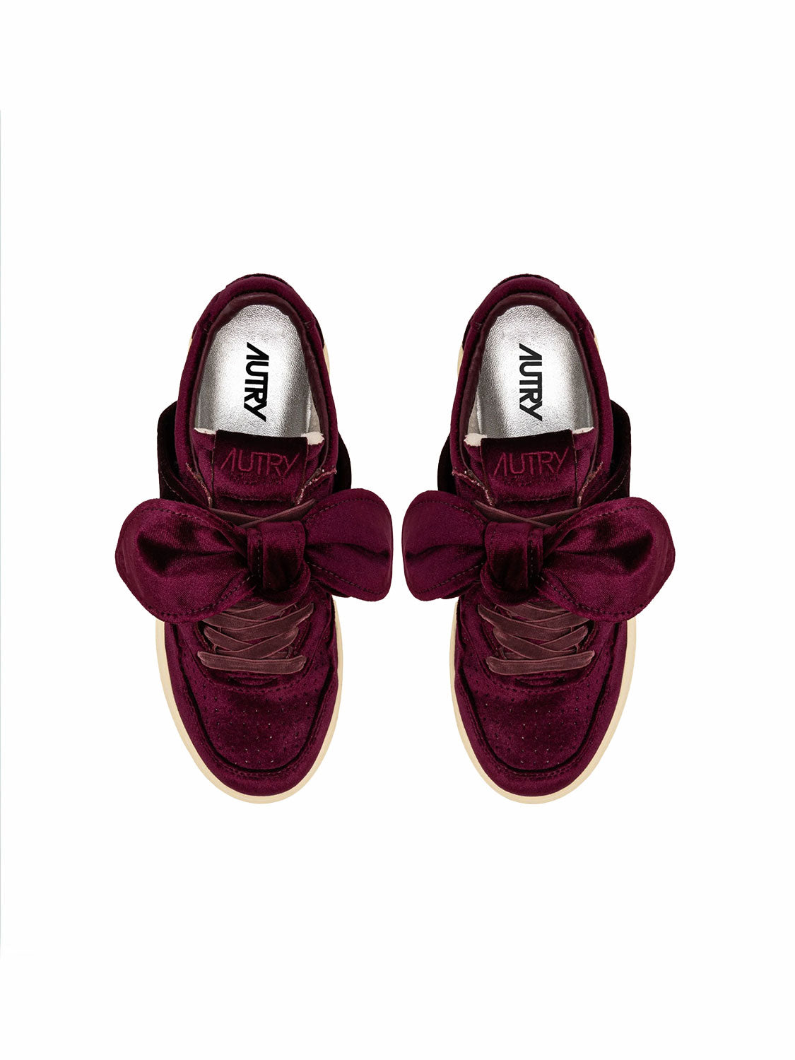 Medalist Low Sneaker – Velvet