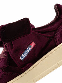 Medalist Low Sneaker – Velvet