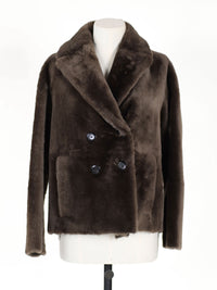 Straight Merino – Doppelreihiger Fellmantel