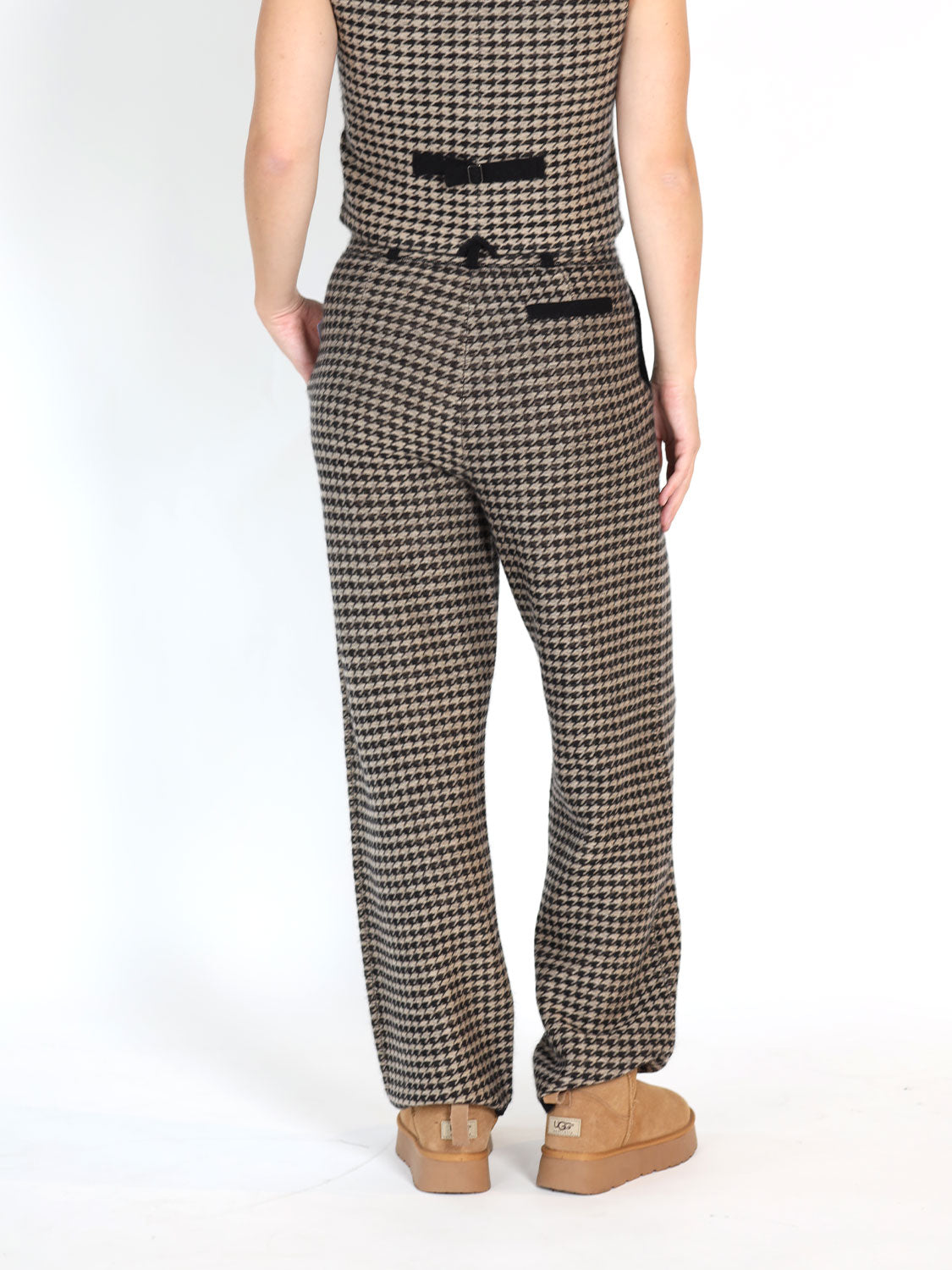 Hose aus Cashmere im Hahnentrittmuster