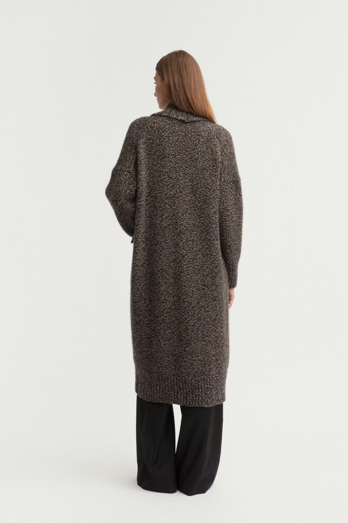 Maxi Strickjacke – Langer Schnitt + weicher Strick