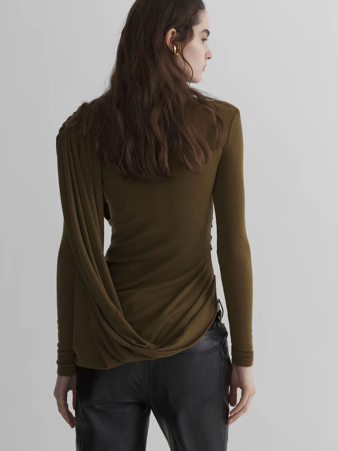 Rollkragenpullover mit Drapierung