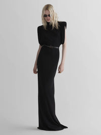 Kleid mit markanten Drapierschultern