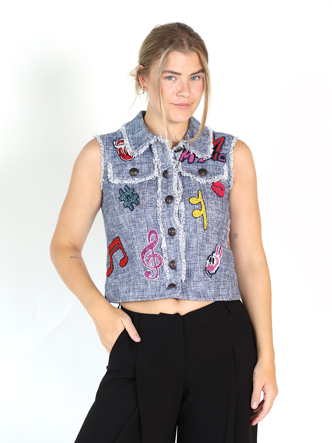 Jeansweste mit Patches