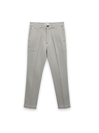 Slim Hose mit cleaner Silhouette und edler Struktur