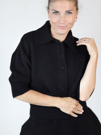 Kurze Strickjacke aus Merinowolle