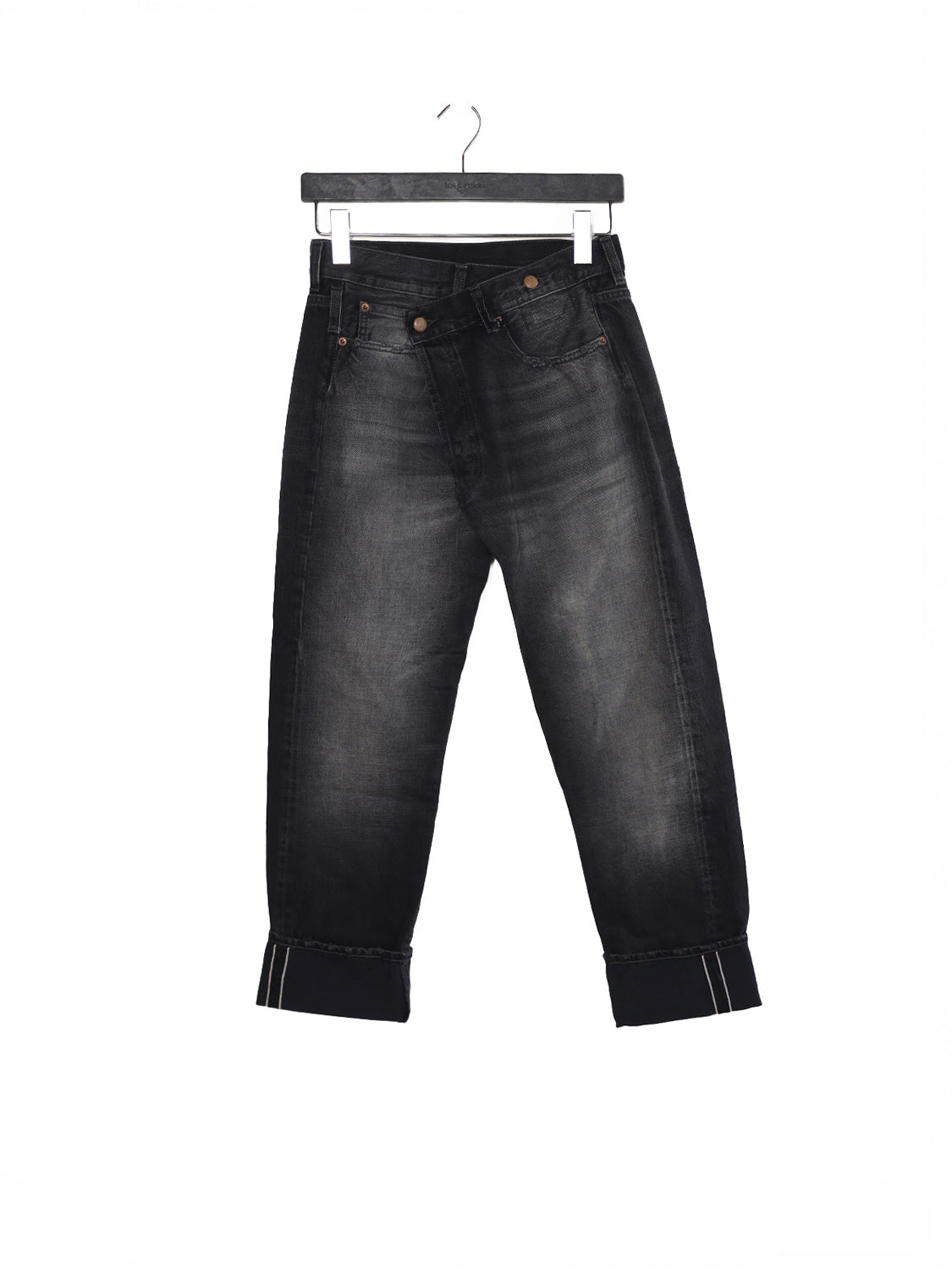 Cuffed – Umgeschlagene Jeans mit Crossover Bund