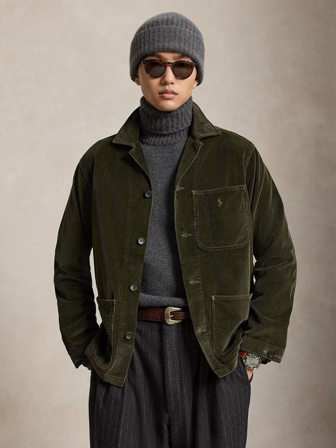 Cord-Overshirt aus Baumwolle mit aufgesetzten Taschen in Khaki