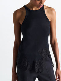 Pure Top – Eleganter Spitzenbesatz