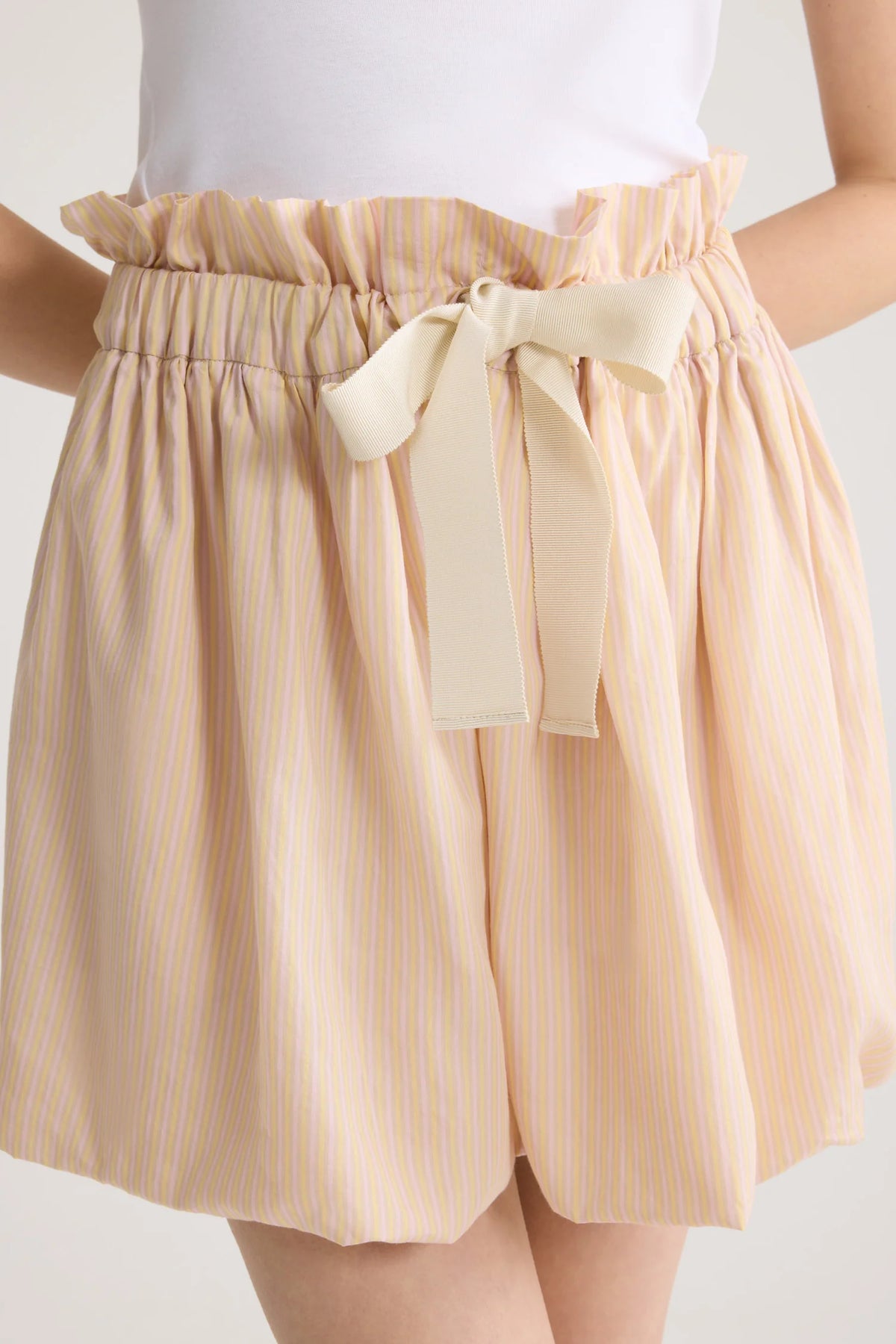 Bloomer Rock – Leichte Baumwolle mit feiner Streifenstruktur und Bindedetail