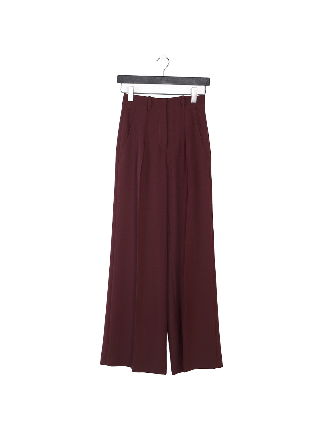 Weite Hose mit Bügelfalten