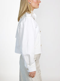 Finja Jacket - Kurze doppelreihige Trenchjacke aus Baumwoll-Drill