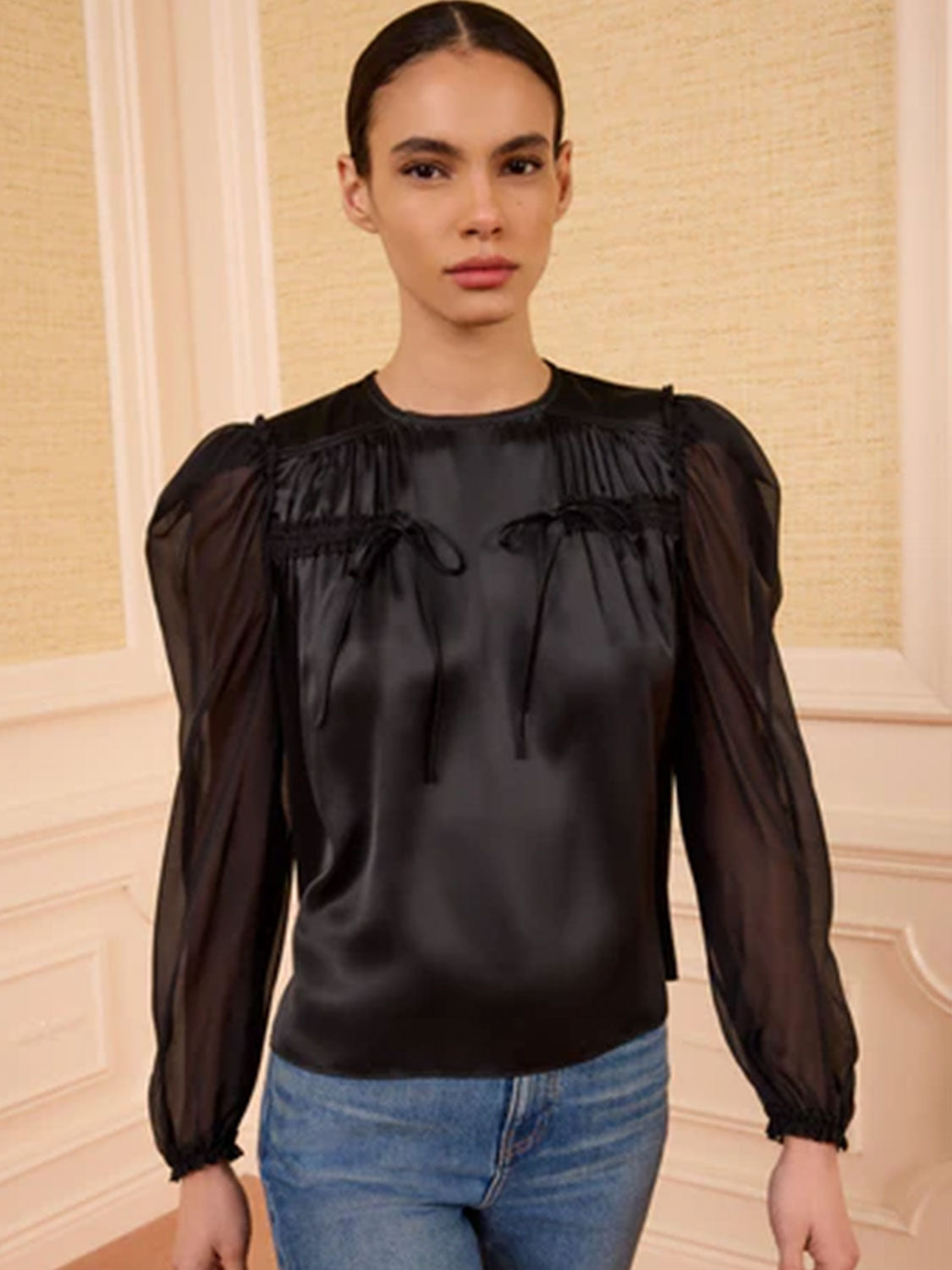 Odette Bluse – Schleifendetail