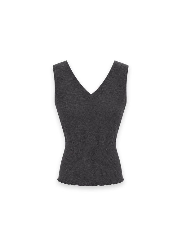 V-Neck Top – Feminine Silhouette mit modernem Strick-Design